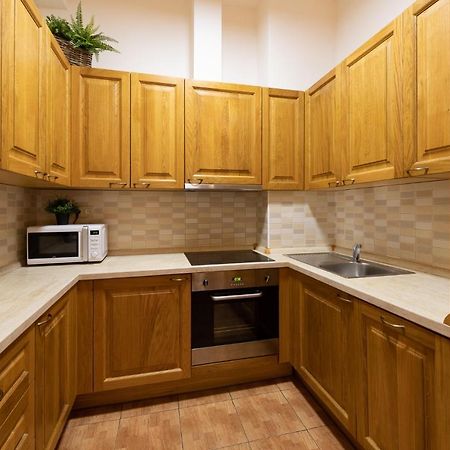 Luxury Apartment In Prime Location Прага Екстер'єр фото