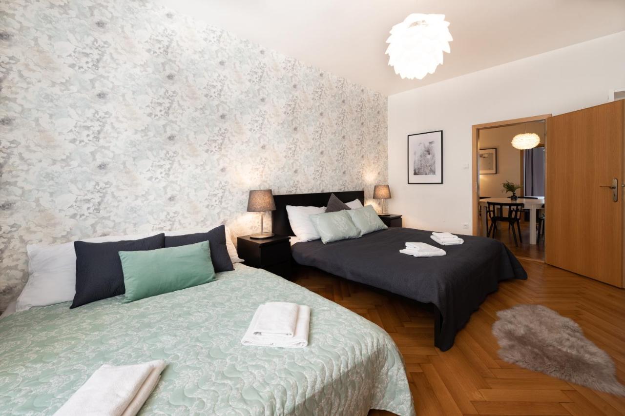 Luxury Apartment In Prime Location Прага Екстер'єр фото