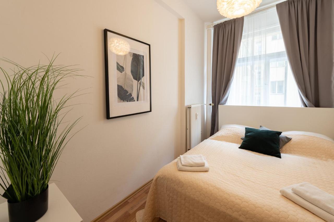 Luxury Apartment In Prime Location Прага Екстер'єр фото