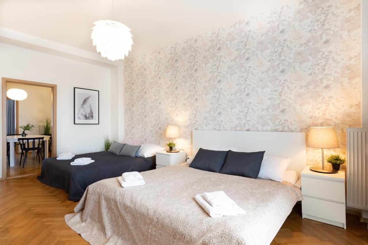 Luxury Apartment In Prime Location Прага Екстер'єр фото