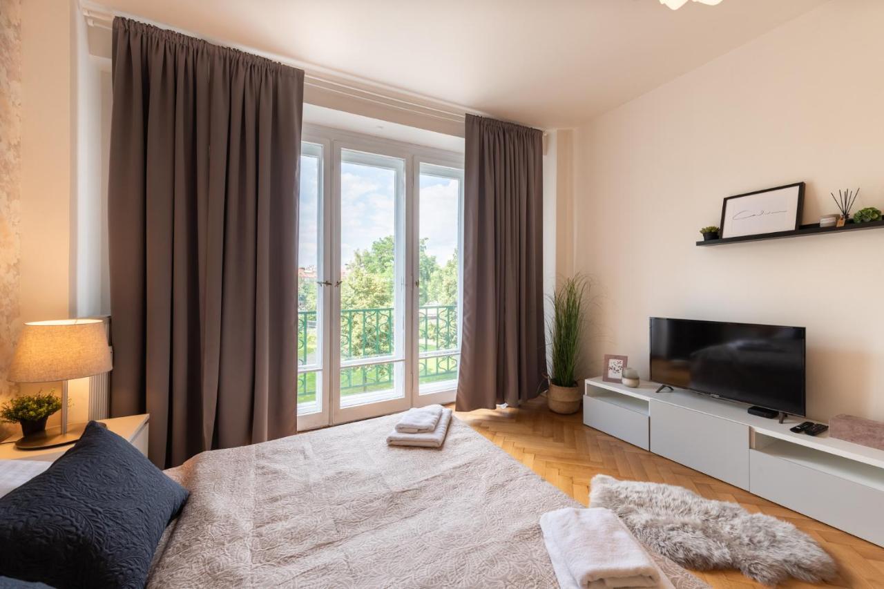 Luxury Apartment In Prime Location Прага Екстер'єр фото
