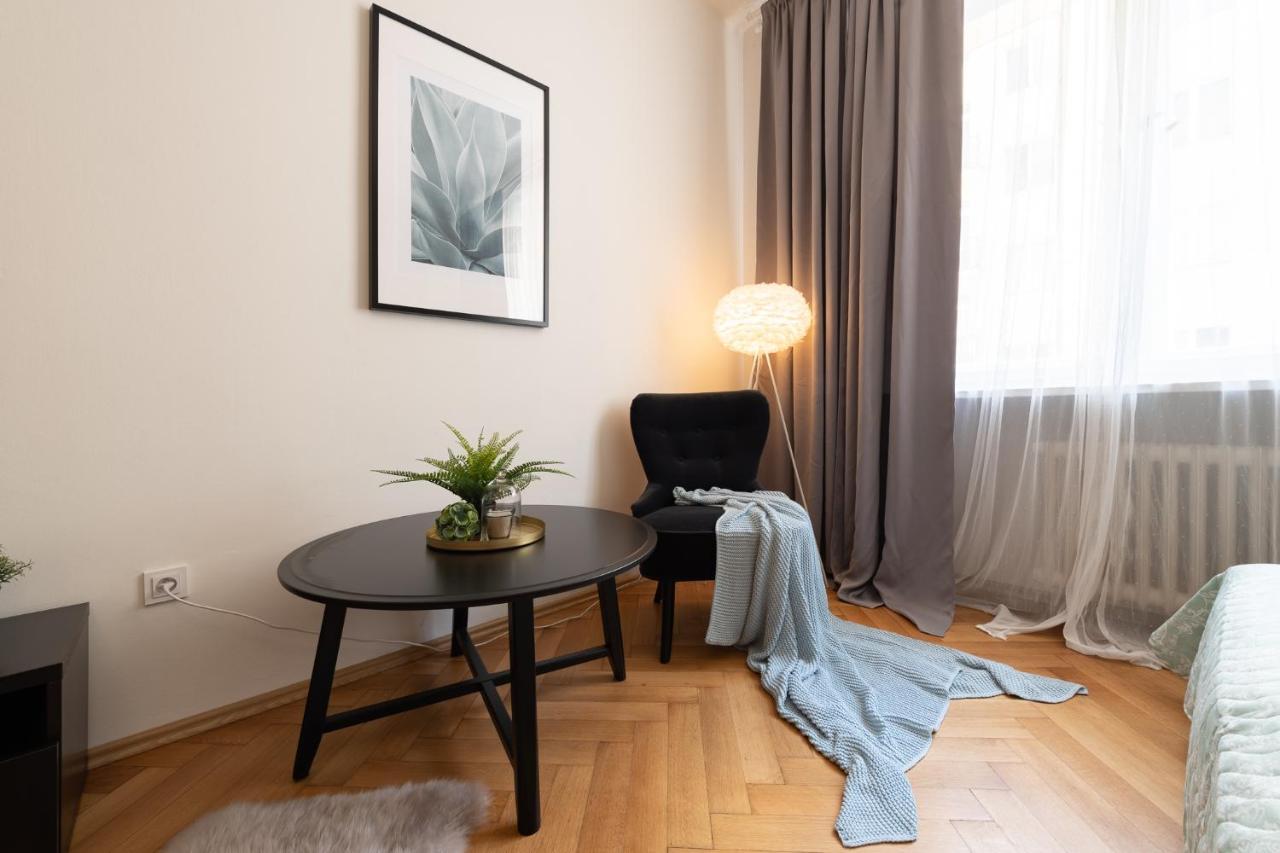 Luxury Apartment In Prime Location Прага Екстер'єр фото