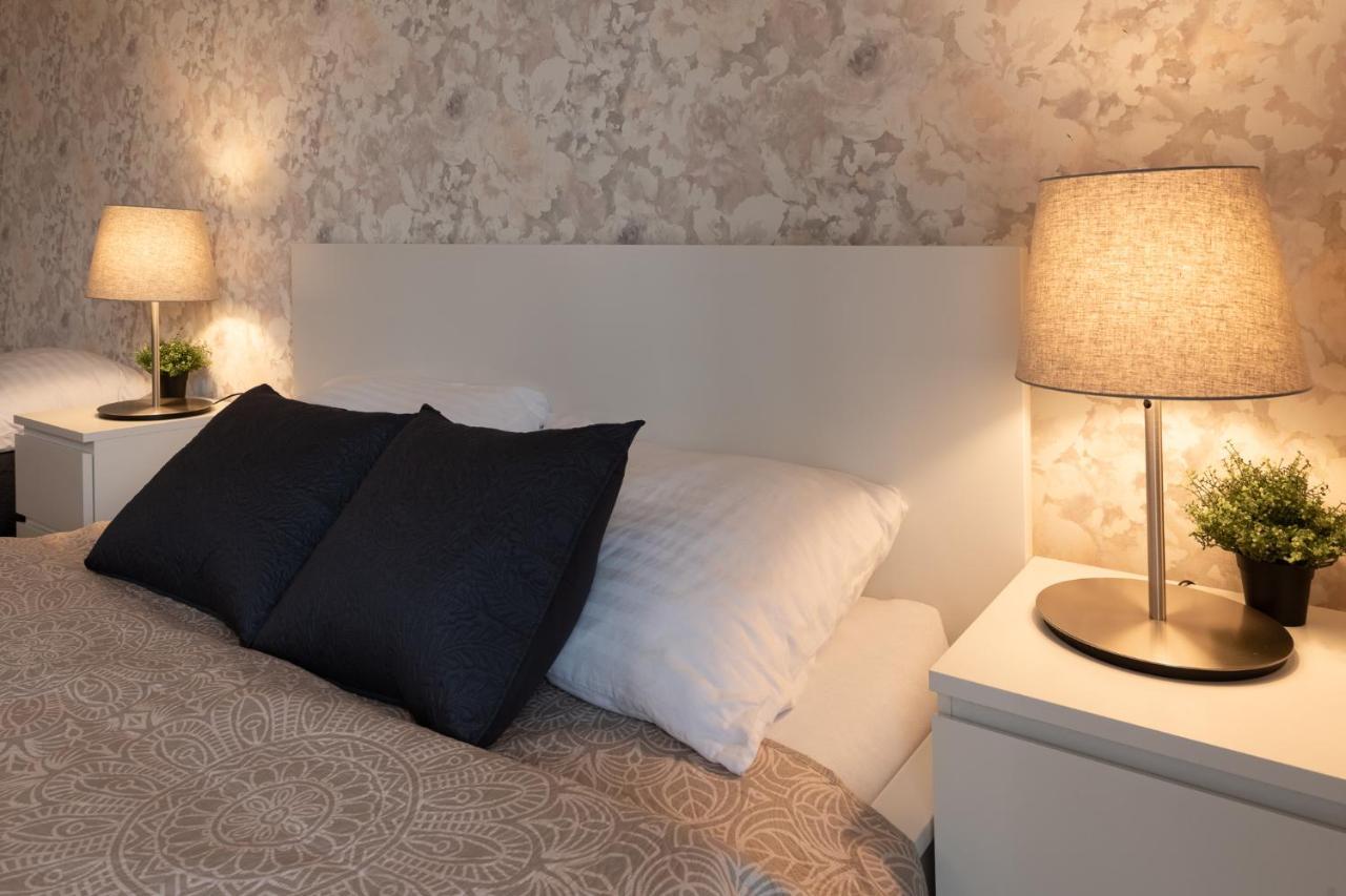 Luxury Apartment In Prime Location Прага Екстер'єр фото