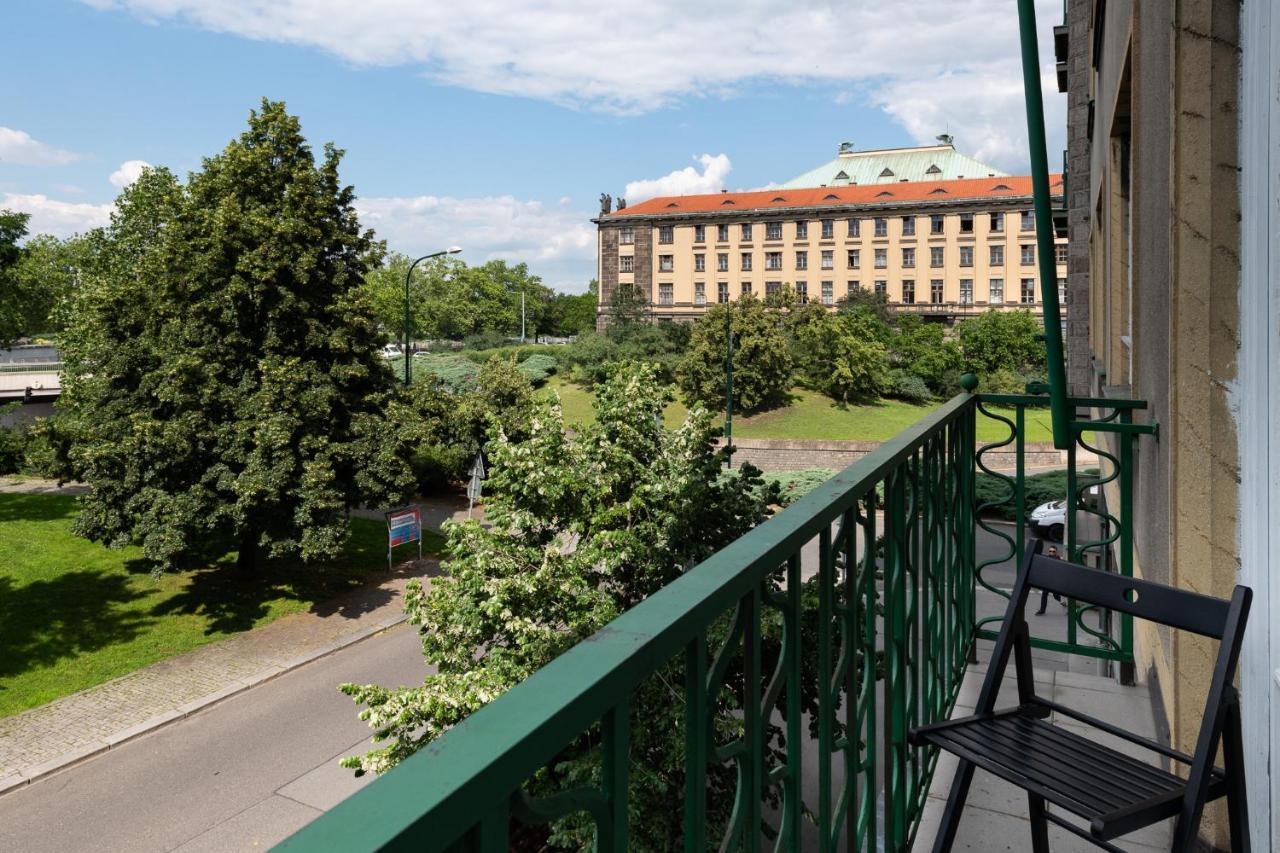 Luxury Apartment In Prime Location Прага Екстер'єр фото
