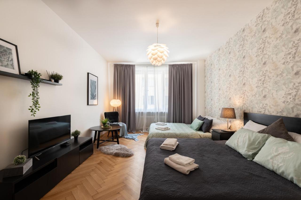 Luxury Apartment In Prime Location Прага Екстер'єр фото
